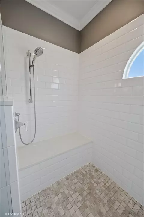 Bath - 121 Brighton Dr, Wheaton, IL 60189 photo 4 of 5