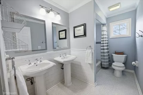 Bath - 121 Brighton Dr, Wheaton, IL 60189 photo 5 of 5