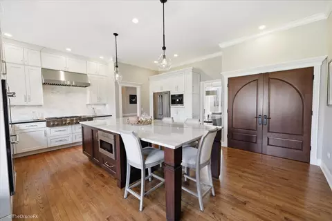 Kitchen - 121 Brighton Dr, Wheaton, IL 60189 photo 2 of 5