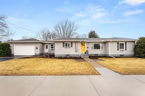 307 SE 8th Ave, Aledo, IL 61231