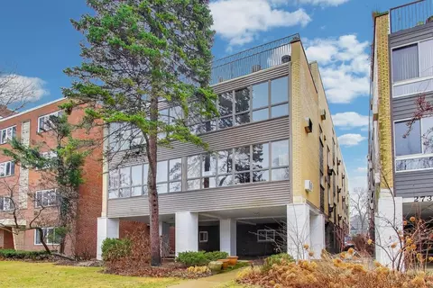 2726 Central St #3A, Evanston, IL 60201