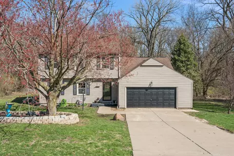 3148 Lincoln Way, Clinton, IA 52732