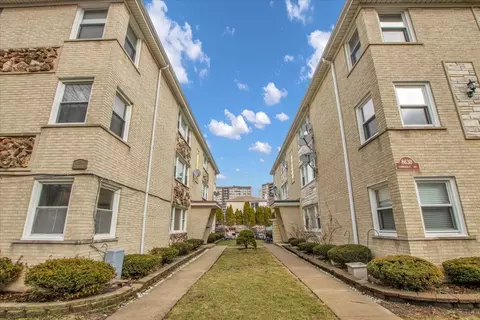 8634 W Summerdale Ave #1S, Chicago, IL 60656