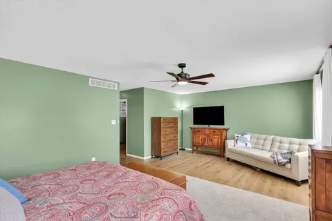 Bedroom - 27 Fields E #0, Champaign, IL 61822 photo 2 of 4