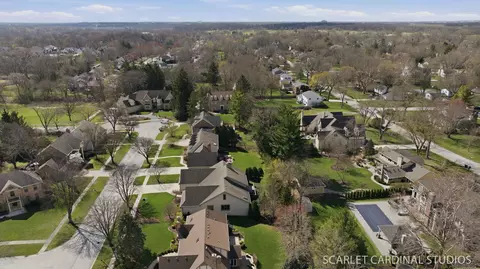 View/Area - 320 Oakwood Ct, Wheaton, IL 60189 photo 5 of 10