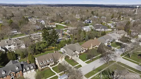 View/Area - 320 Oakwood Ct, Wheaton, IL 60189 photo 6 of 10