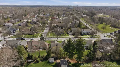 View/Area - 320 Oakwood Ct, Wheaton, IL 60189 photo 9 of 10