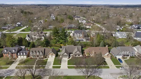 View/Area - 320 Oakwood Ct, Wheaton, IL 60189 photo 3 of 10