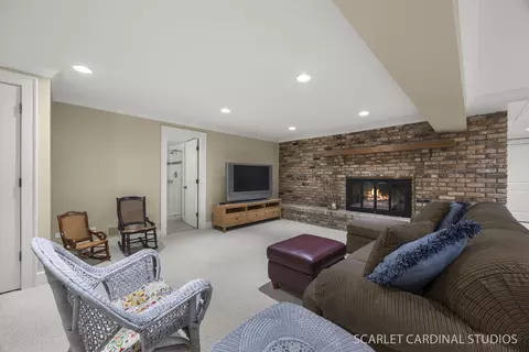Other - 320 Oakwood Ct, Wheaton, IL 60189 photo 7 of 9