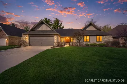 320 Oakwood Ct, Wheaton, IL 60189