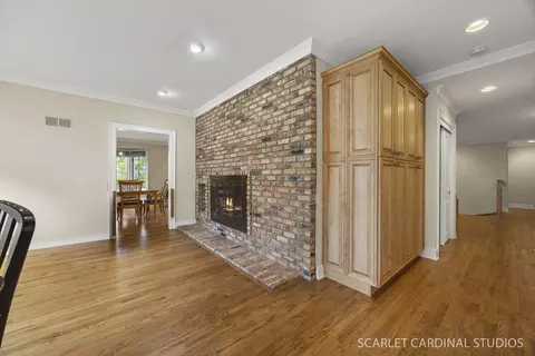 Other - 320 Oakwood Ct, Wheaton, IL 60189 photo 2 of 9