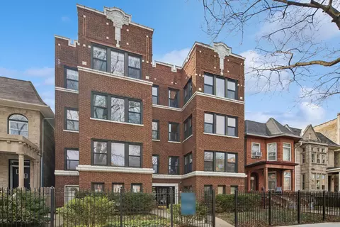 1313 W Pratt Blvd #2W, Chicago, IL 60626
