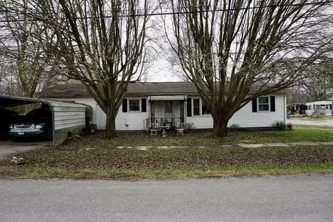 301 S Sims St, Royalton, IL 62983