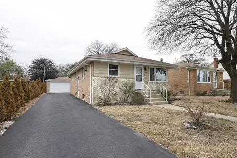 9416 S 80th Ct, Hickory Hills, IL 60457