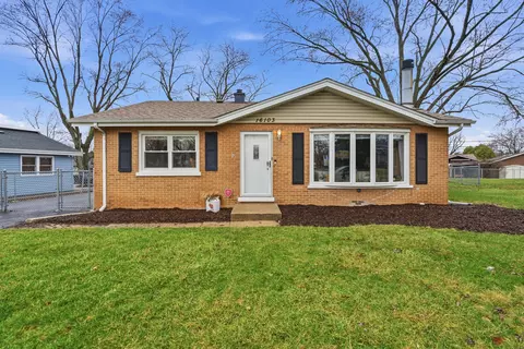 16103 Beth Ct, Oak Forest, IL 60452