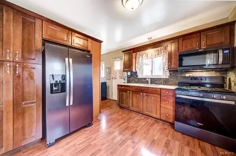 Kitchen - 4243 Konrad Ave, Lyons, IL 60534 photo 3 of 3