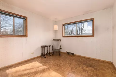 Bedroom - 170 Westmere Rd, Des Plaines, IL 60016 photo 3 of 3