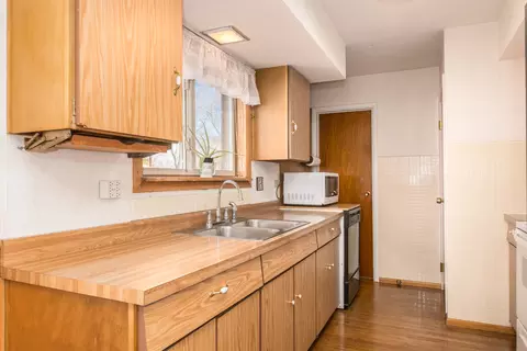 Kitchen - 170 Westmere Rd, Des Plaines, IL 60016 photo 3 of 4