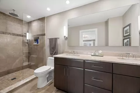 606 W Franklin St, Wheaton, IL 60187 photo 31