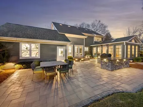 606 W Franklin St, Wheaton, IL 60187 photo 5