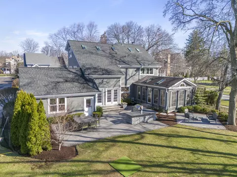 606 W Franklin St, Wheaton, IL 60187