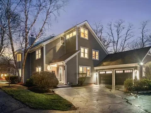 606 W Franklin St, Wheaton, IL 60187 photo 2