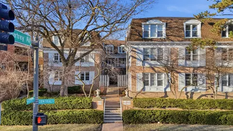 2201 Central St #3N, Evanston, IL 60201