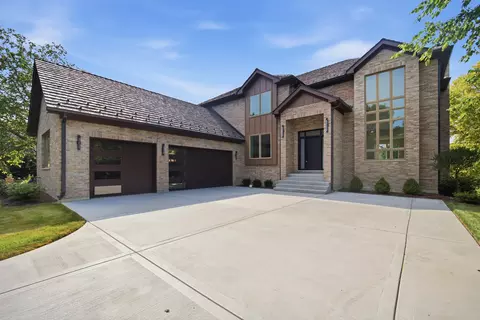 7234 Roxbury Ct, Long Grove, IL 60060