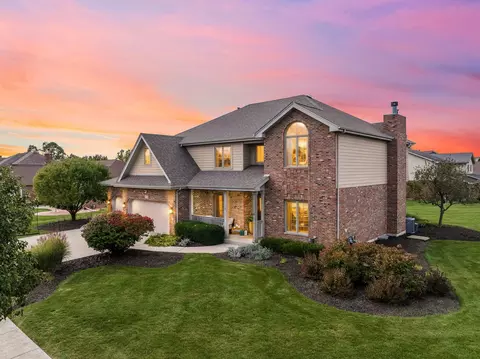 22374 Woodland Ln, Frankfort, IL 60423