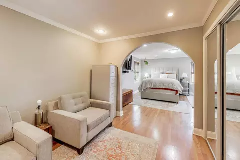 9761 Elm Ter, Des Plaines, IL 60016 photo 15