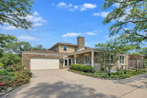 9761 Elm Ter, Des Plaines, IL 60016