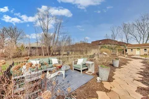 9761 Elm Ter, Des Plaines, IL 60016 photo 31