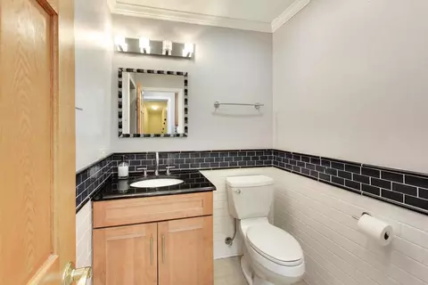 9761 Elm Ter, Des Plaines, IL 60016 photo 11