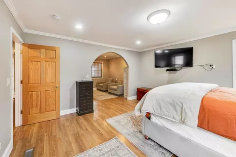9761 Elm Ter, Des Plaines, IL 60016 photo 13