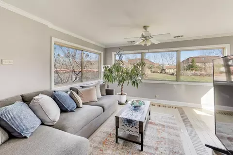 9761 Elm Ter, Des Plaines, IL 60016 photo 10