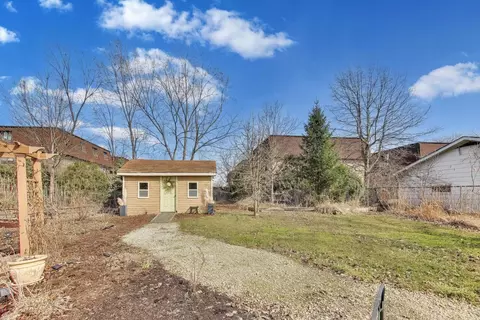 9761 Elm Ter, Des Plaines, IL 60016 photo 27