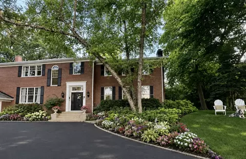815 Merrill Woods Rd, Hinsdale, IL 60521