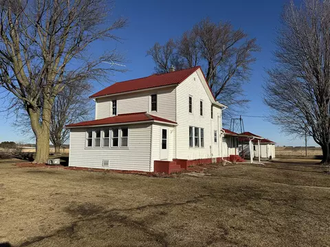 24231 Wysox Rd, Milledgeville, IL 61051