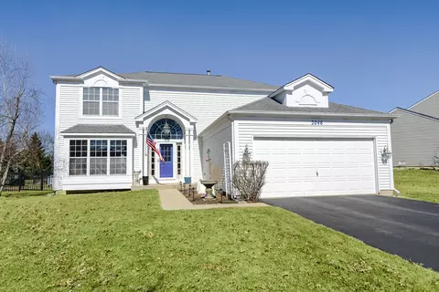 2046 Mission Hills Dr, Elgin, IL 60123
