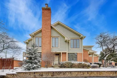 220 University Dr #220, Mount Prospect, IL 60056