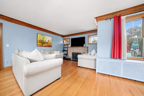 Living - Undisclosed, Chicago, IL 60643 photo 2 of 2