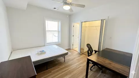 Bedroom - 843 E 52nd St #1, Chicago, IL 60615 photo 2 of 2