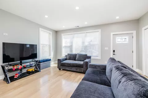 Living - 4448 Joliet Ave, Lyons, IL 60534 photo 2 of 3