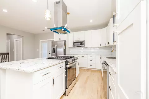 Kitchen - 4448 Joliet Ave, Lyons, IL 60534 photo 5 of 6