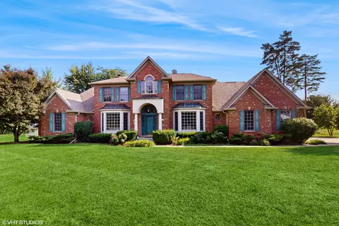 1527 Lexington Cir, Schaumburg, IL 60173