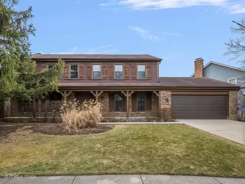 2432 Auburn Ln, Northbrook, IL 60062