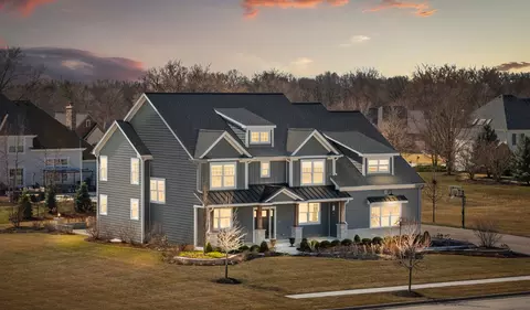 210 Whittemore Dr, Sycamore, IL 60178