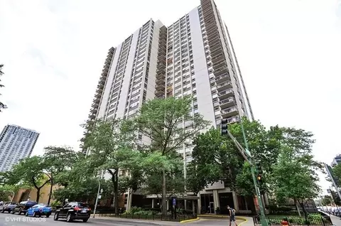 1255 N Sandburg Ter #806, Chicago, IL 60610