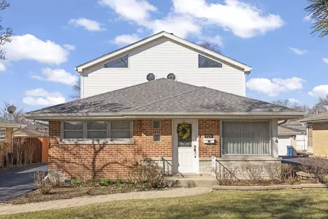 928 S Hillcrest Ave, Elmhurst, IL 60126
