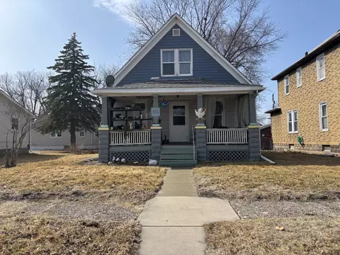 815 20th St, East Moline, IL 61244